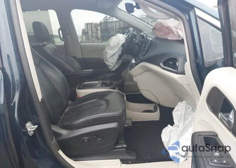 2021 Chrysler Pacifica Touring L z USA, uszkodzony, nr VIN 2C4RC1BG9MR579984